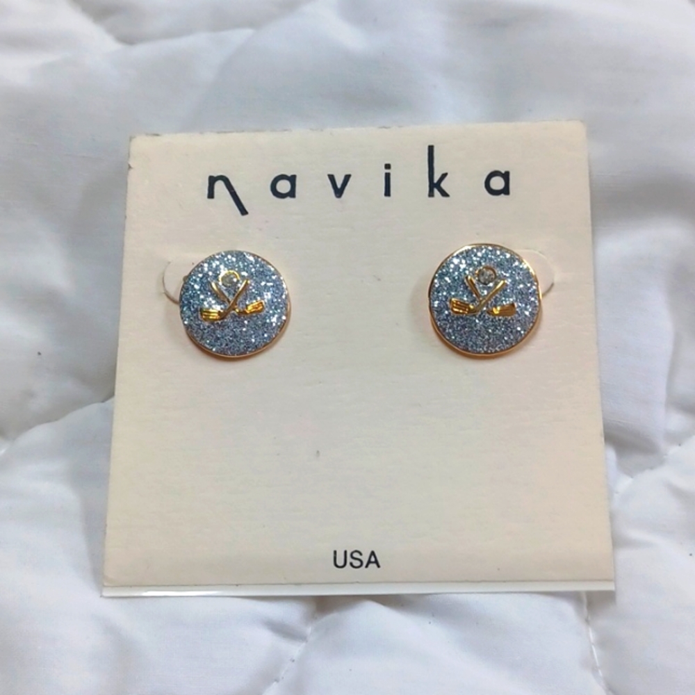 NWOT NAVIKA USA ROUND POST EARRINGS CRYSTAL WITH GOLD ACCENTS HOCKEY STICKS